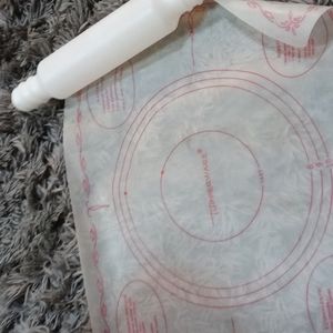 Vintage Tupperware Rolling Pin and Pastry Mat